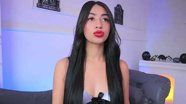 Masturbate to naked stripper Charlotterusso charlotterusso from StripChat