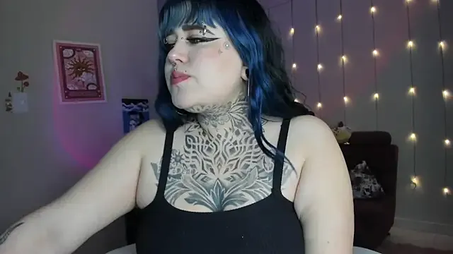 cherrybom_ on StripChat