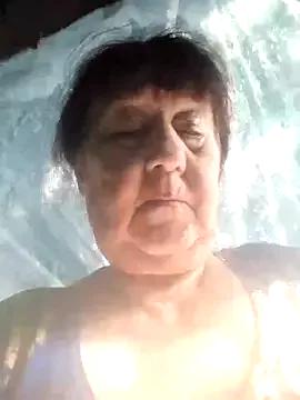 Freechat CrystalLime6411 on StripChat