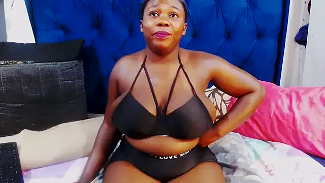 DarkCherryx on StripChat