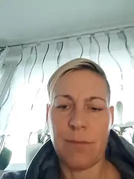 DarleenHot on StripChat 