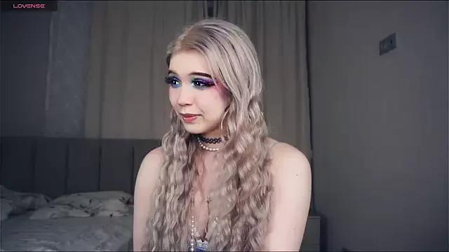 Discover DarylGary, she wants to masturbate for you DarylGary from StripChat