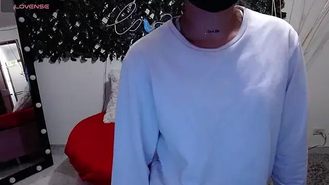DestinyHills on StripChat 