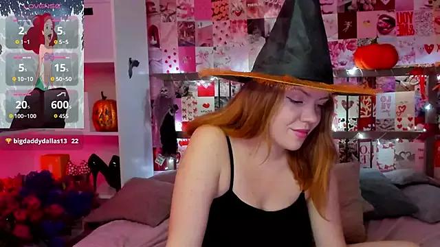 Naked DiWalton wants you to fuck her body now DiWalton from StripChat