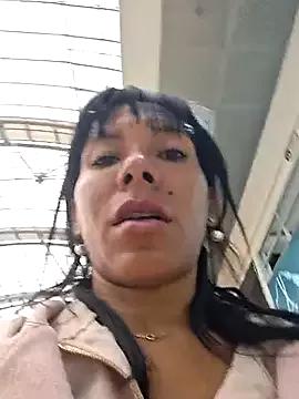 Doll_Loren on StripChat 