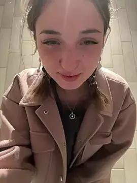 DollyTall on StripChat 