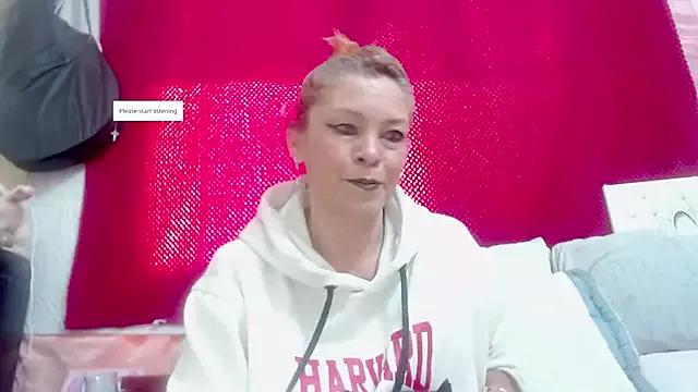 electra-mommy from StripChat