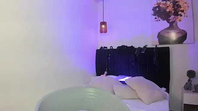 elisabethflores from StripChat