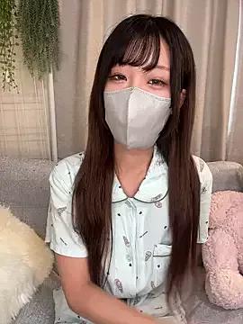 emiiiii1001 from StripChat