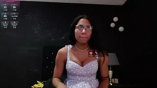 Freechat EmilyGomezLS on StripChat