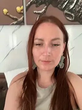 EmmaWarren on StripChat 