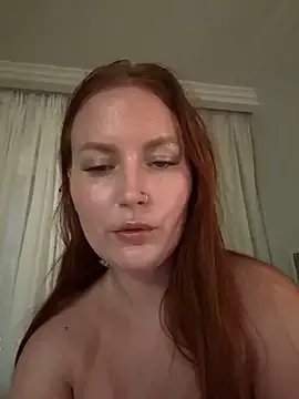 EmmaWarren on StripChat 