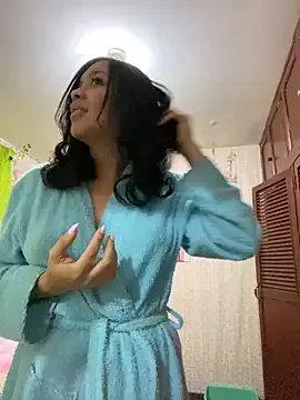 Esmerald_1111 on StripChat 