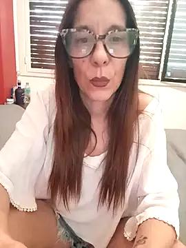 Admire Esmeralda_passion, she wants to masturbate for you Esmeralda_passion from StripChat