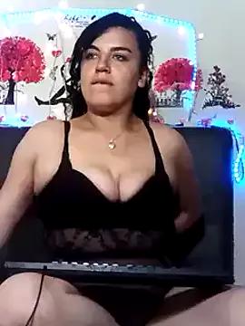 Esmeraldita782 on StripChat 