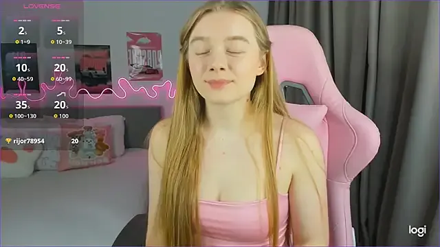 StripChat EvaRaee is Freechat EvaRaee — touch my hair and look at u