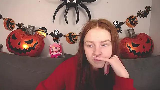 Join hot escort Evarey_ Evarey_ from StripChat