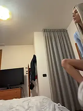 feliciafelon — Resto senza mutande per 30 minuti