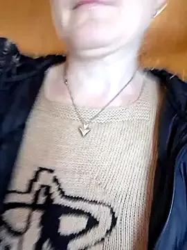 Gorgeous Fluturas2 wants you to fuck her body now Fluturas2 from StripChat