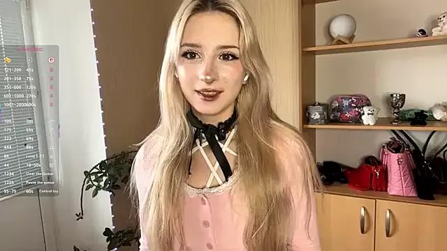 Sweet FridaAaberg wants you to fuck her body now FridaAaberg from StripChat
