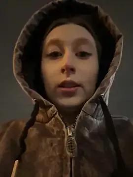 Discover amazing slut FroggyAnna FroggyAnna from StripChat