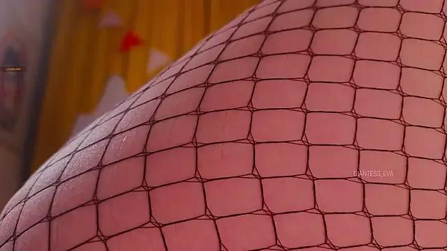 Cute Giantess_Eva from StripChat Giantess_Eva from StripChat