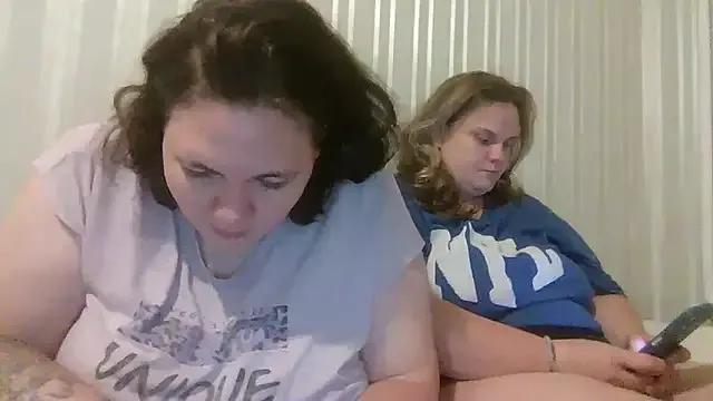 HollyXEva on StripChat 