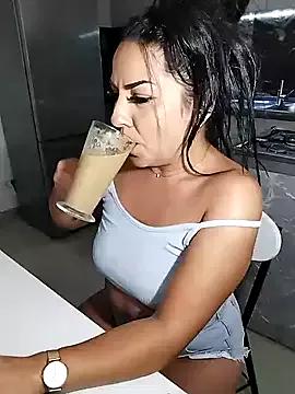 Freechat hot-babygirl on StripChat