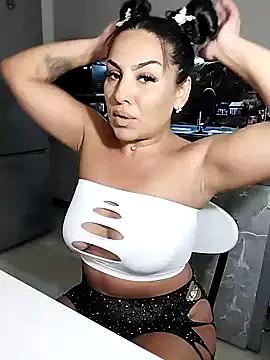 Freechat hot-babygirl on StripChat