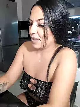 Freechat hot-babygirl on StripChat