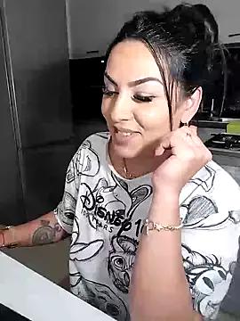 Freechat hot-babygirl on StripChat