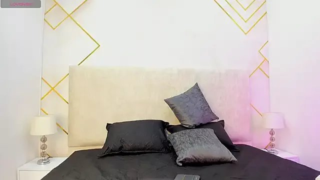 isaa_and_juanjo on StripChat 