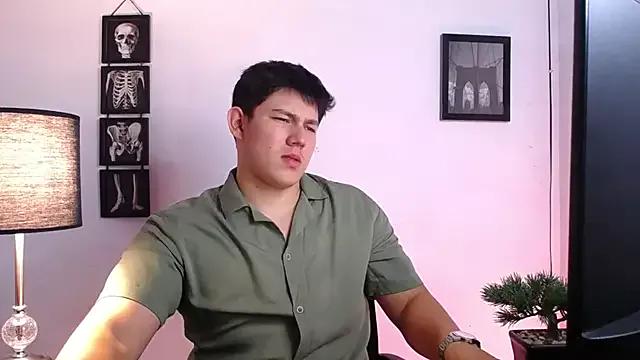 JamesCr_ from StripChat