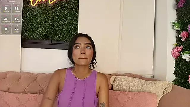 Admire slutty performer Julieta_aguilar1 julieta_aguilar1 from StripChat