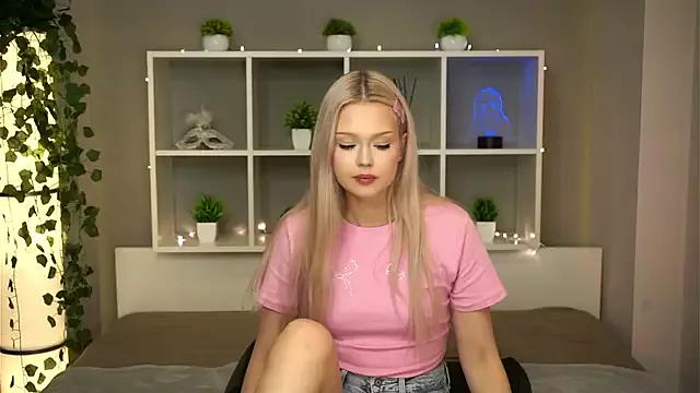 Gorgeous KaryTasch wants you to fuck her body now KaryTasch from StripChat