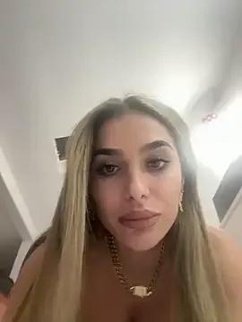 Discover KaseyQuinn_, she wants to masturbate for you KaseyQuinn_ from StripChat