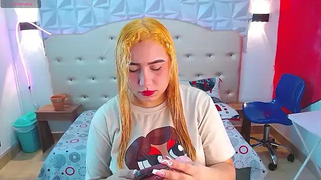 Freechat Kathiasaints on StripChat