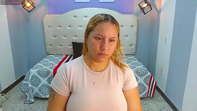 Freechat Kathiasaints on StripChat