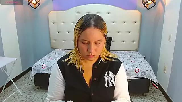 Freechat Kathiasaints on StripChat