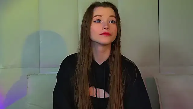 KeiraAsti — Sensual dancing in the mirror