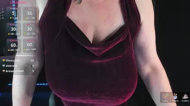 KellyPerfection on StripChat 