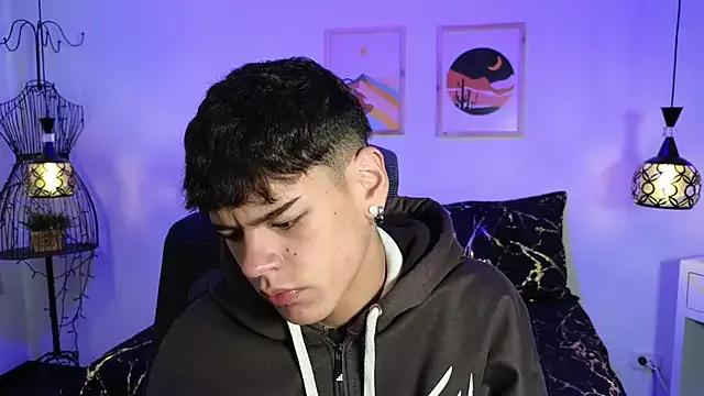 Freechat kevienmiet on StripChat