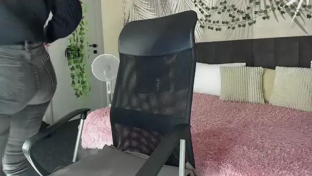 Slutty Kira_Key wants you to fuck her body now Kira_Key from StripChat