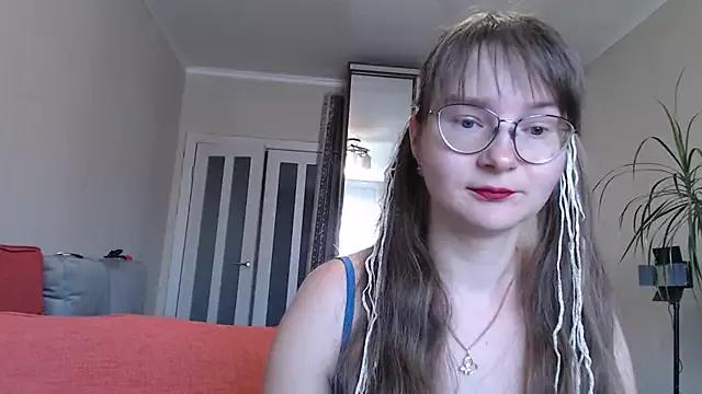 Private KiraGoldens on StripChat