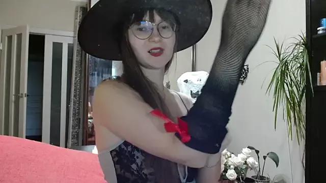 Masturbate to hot stripper KiraGoldens KiraGoldens from StripChat