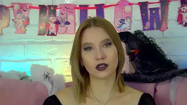 LiliLinn from StripChat