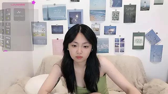 LiLiYbaby on StripChat 