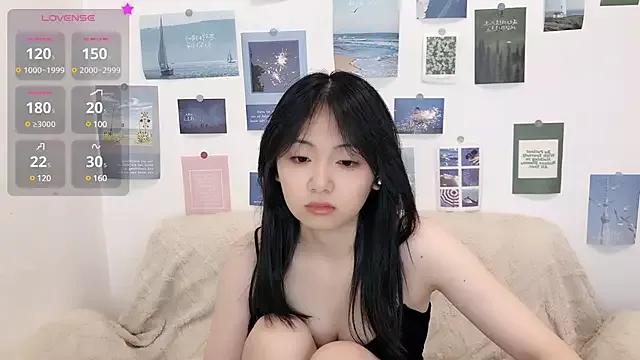 LiLiYbaby on StripChat 
