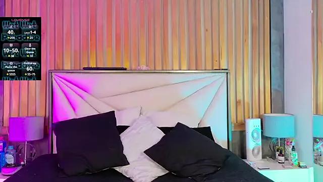 Freechat LilyyBigAss on StripChat