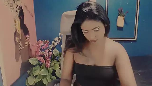 Freechat Littleindianmilf on StripChat